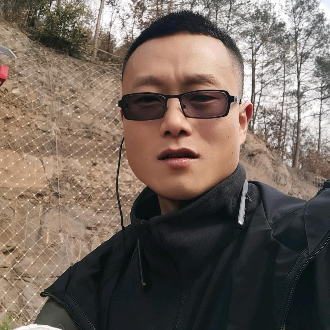 AAAA_   王、朗灬