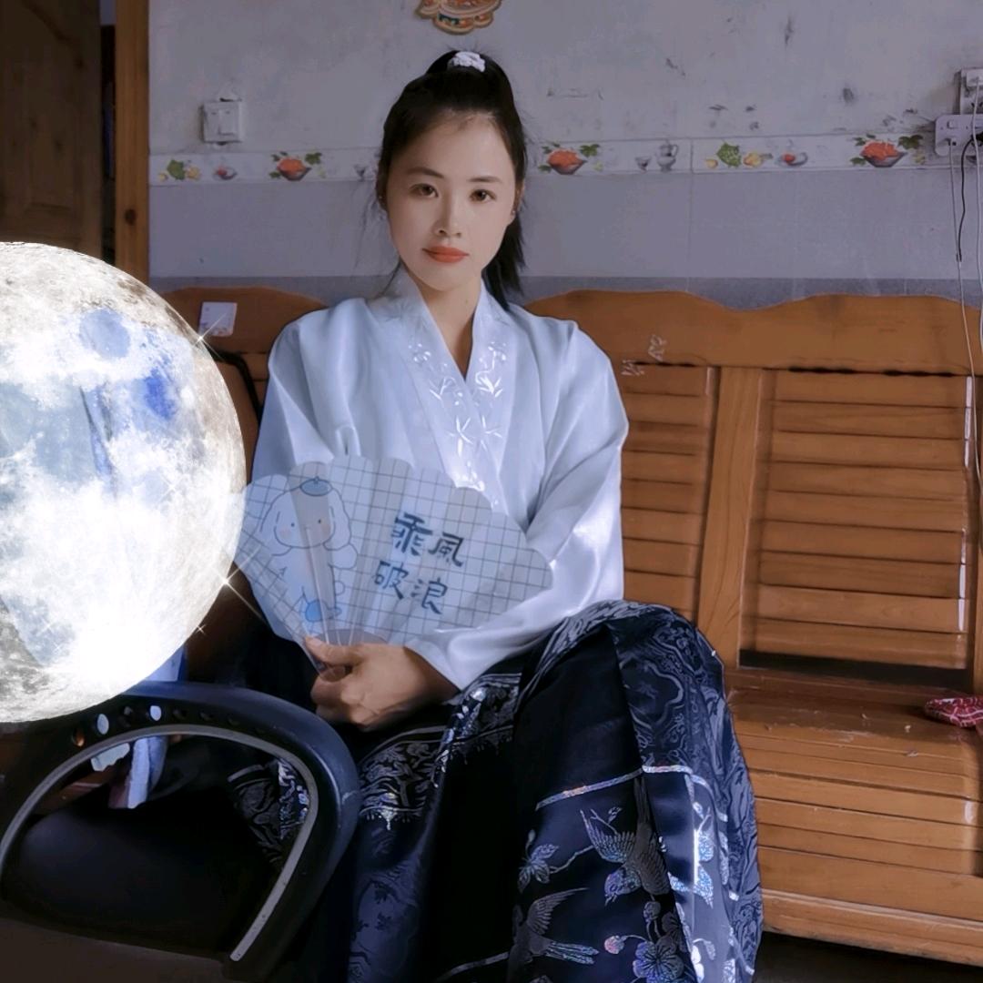 眼《李》有星《陈》