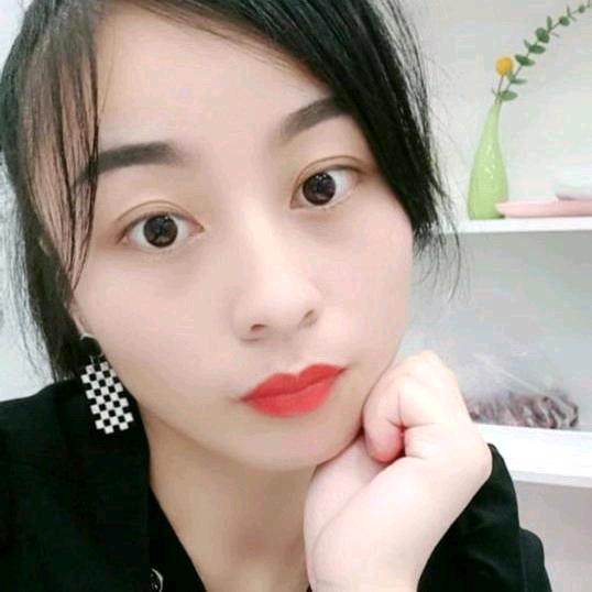 《 玫瑰 》