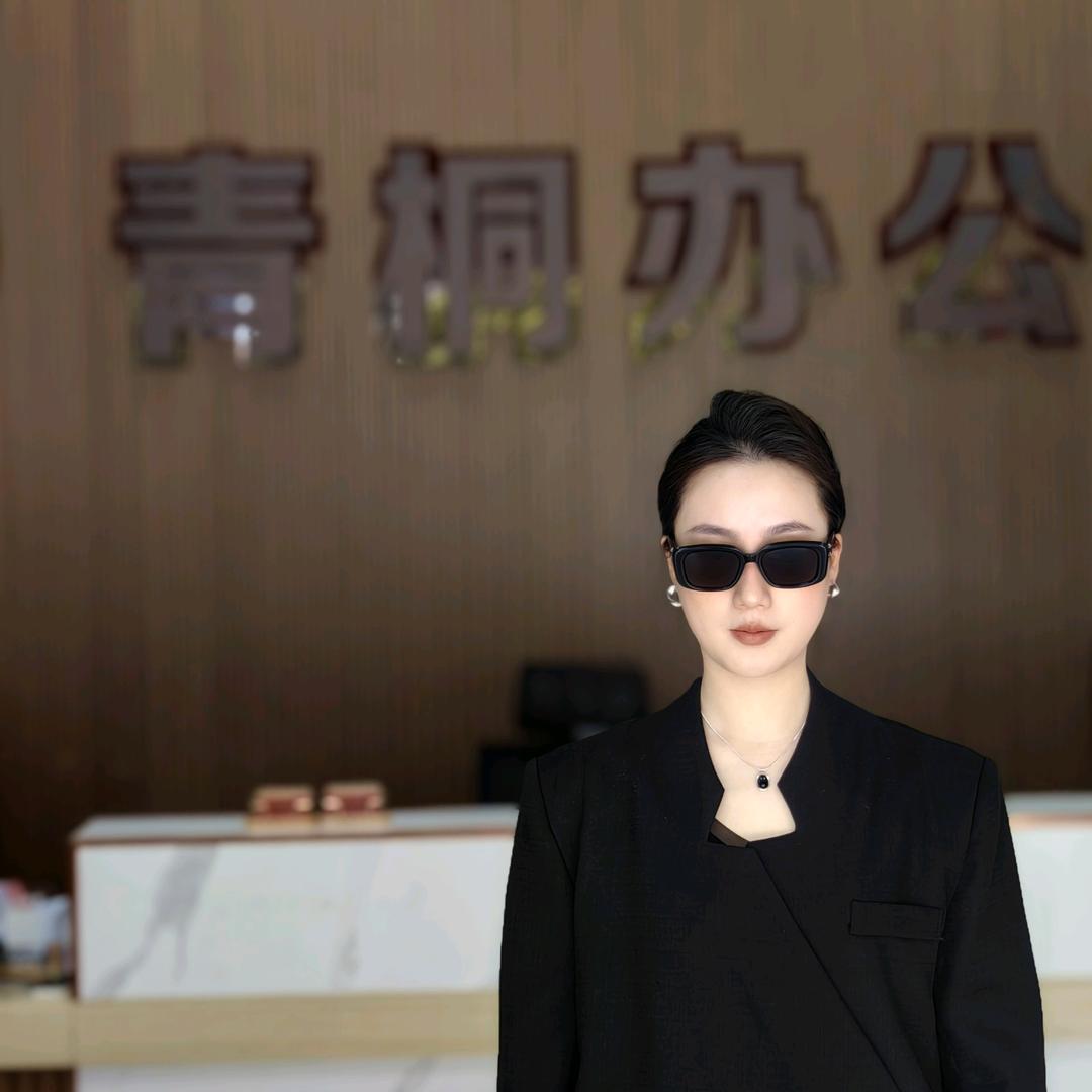 严社长（洪湖青桐办公）