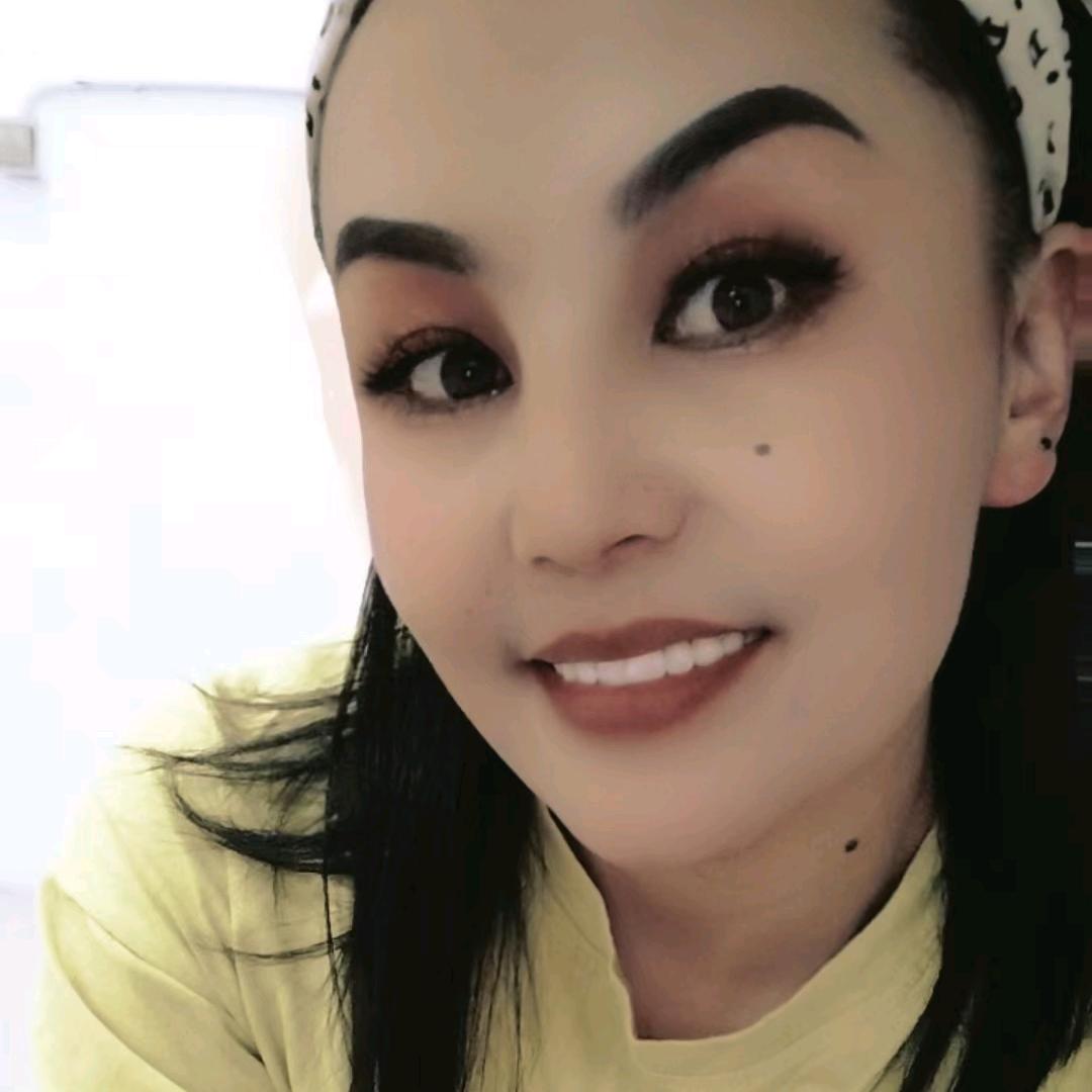 阿依努尔