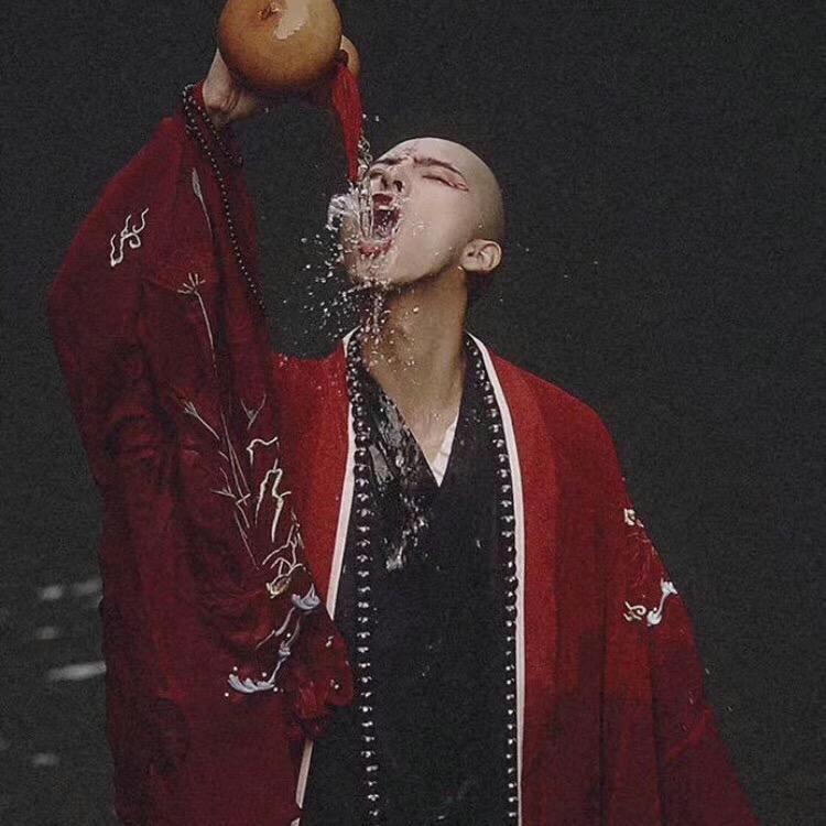 是阿左吖～