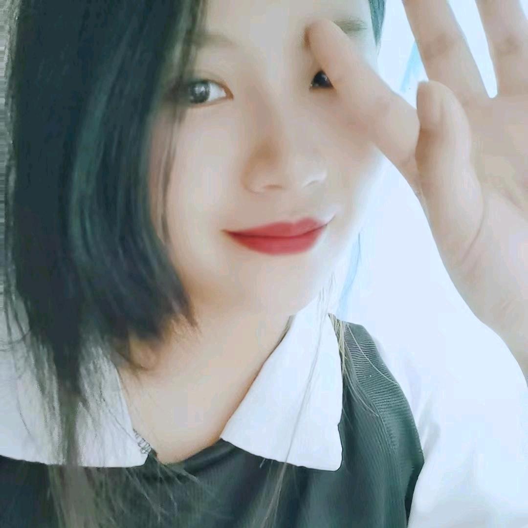 村姑小荣