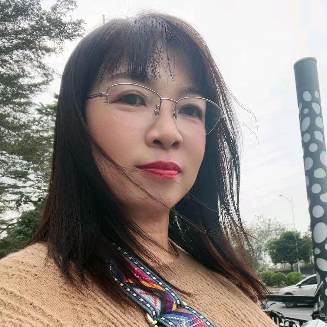 爱河狸辅导覃姐