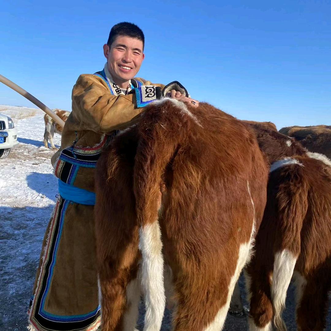 牧民  巴图敖其尔