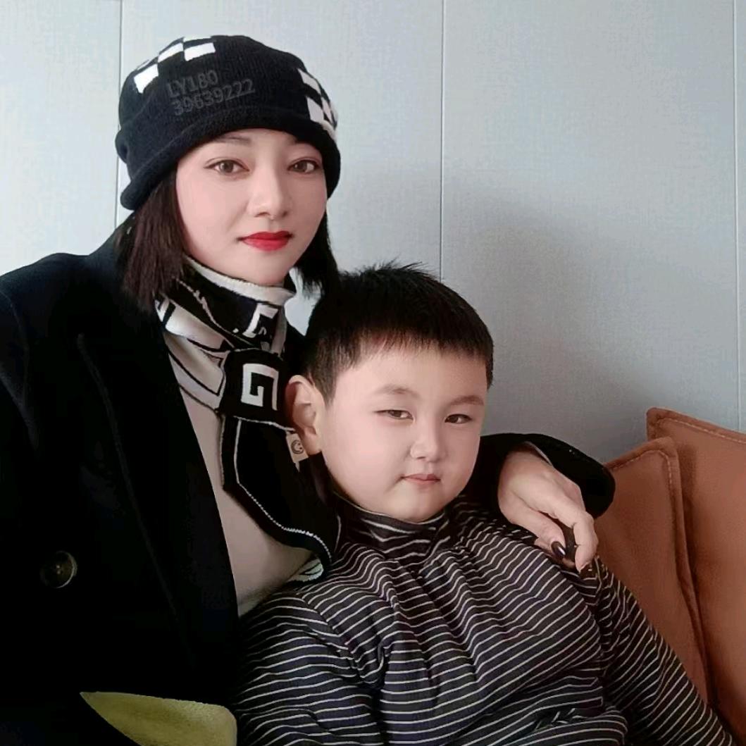 @李静
