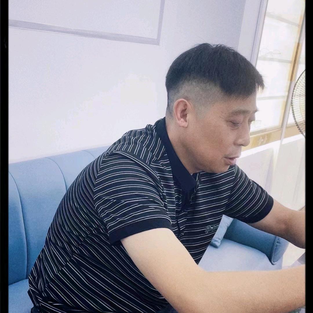 (՞⸝⸝o̴̶̷̥᷅  ̫ 孤傲的狼