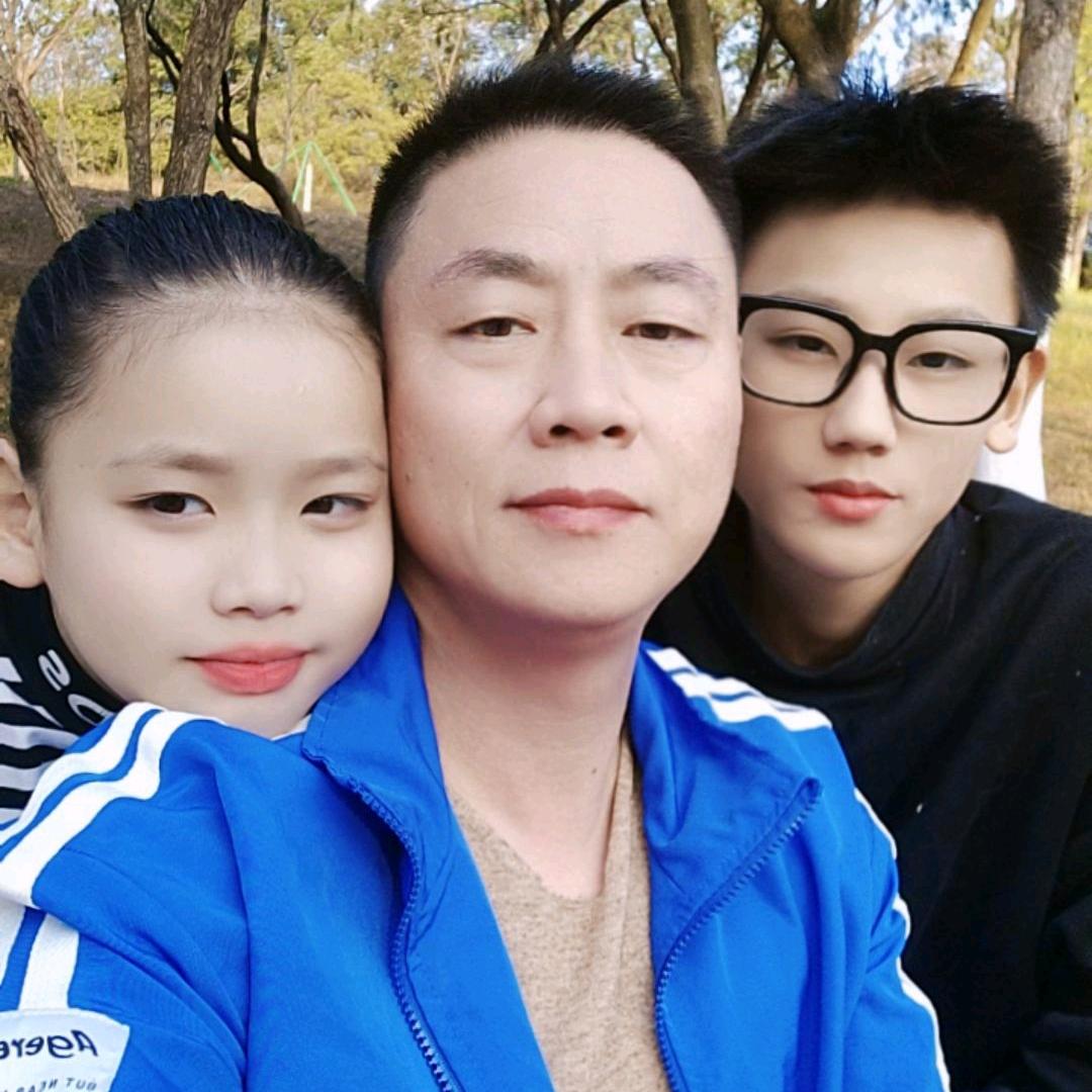 东莞市华高星自动化设备有限公司，刘磊