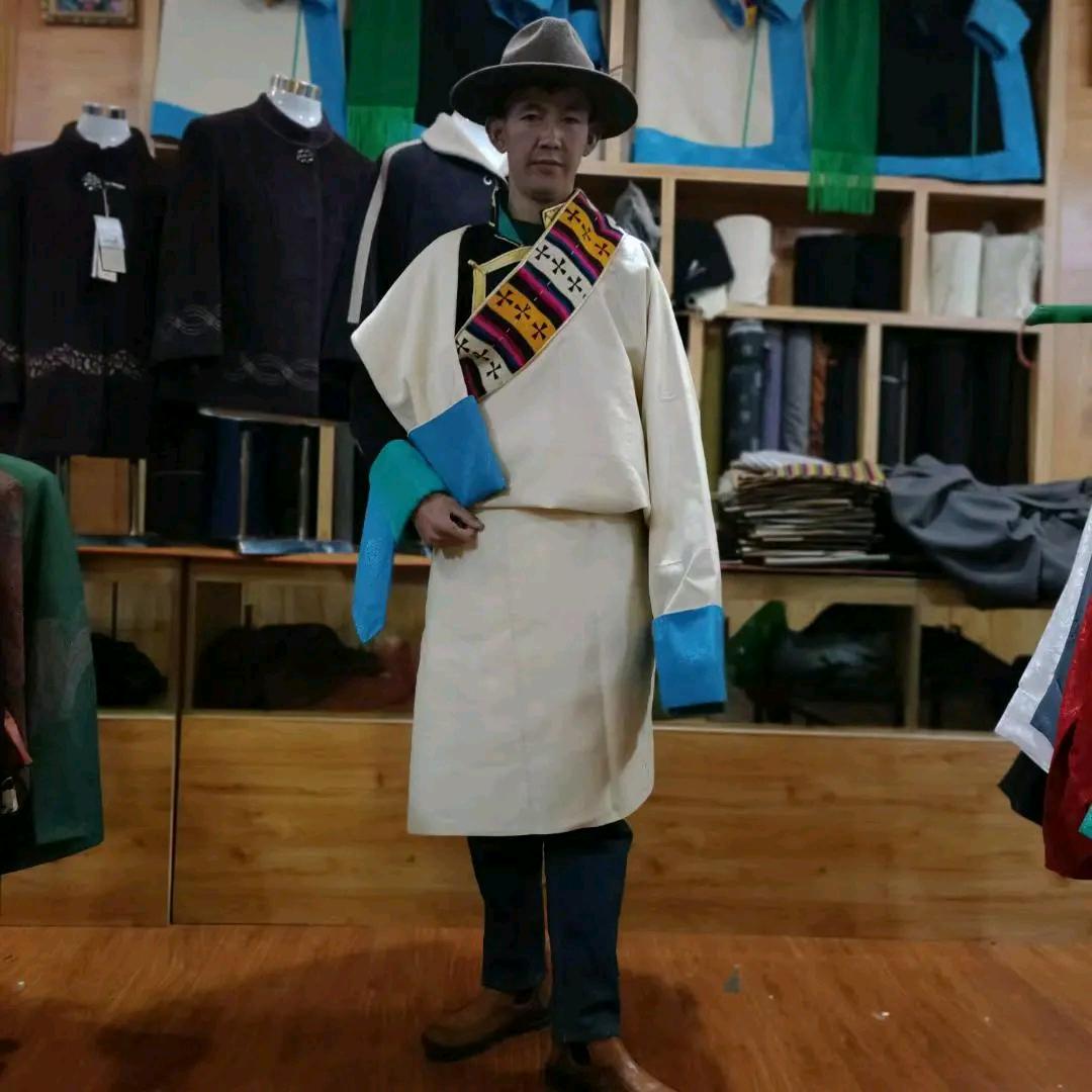 仁布县尖子（江孜）金曲藏族服装店