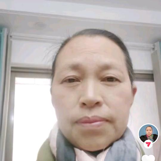 小金花，:开播时间，晚上22点10分开播