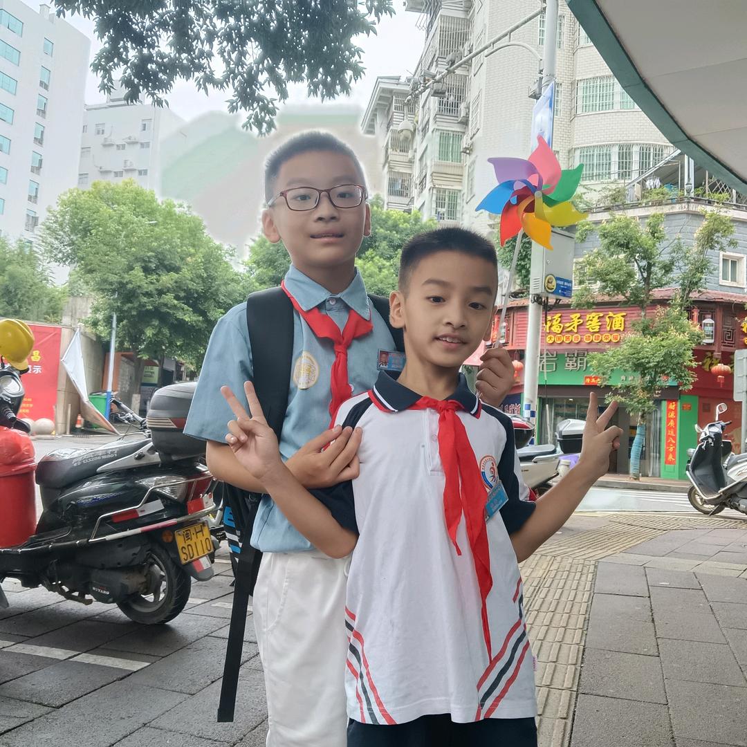 小小唯一b'daklb