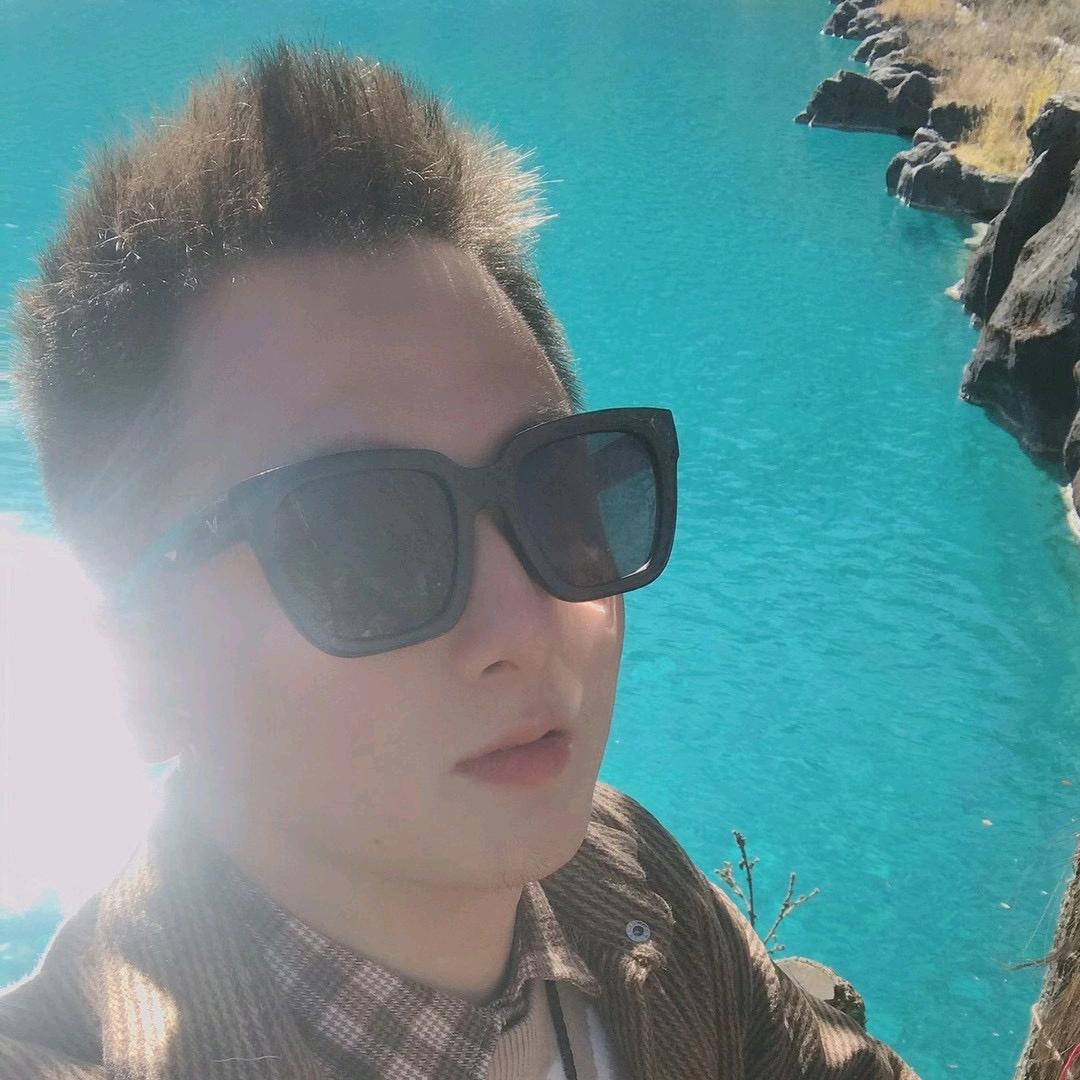 啦蹦酒吧订台😍营销总监斌仔