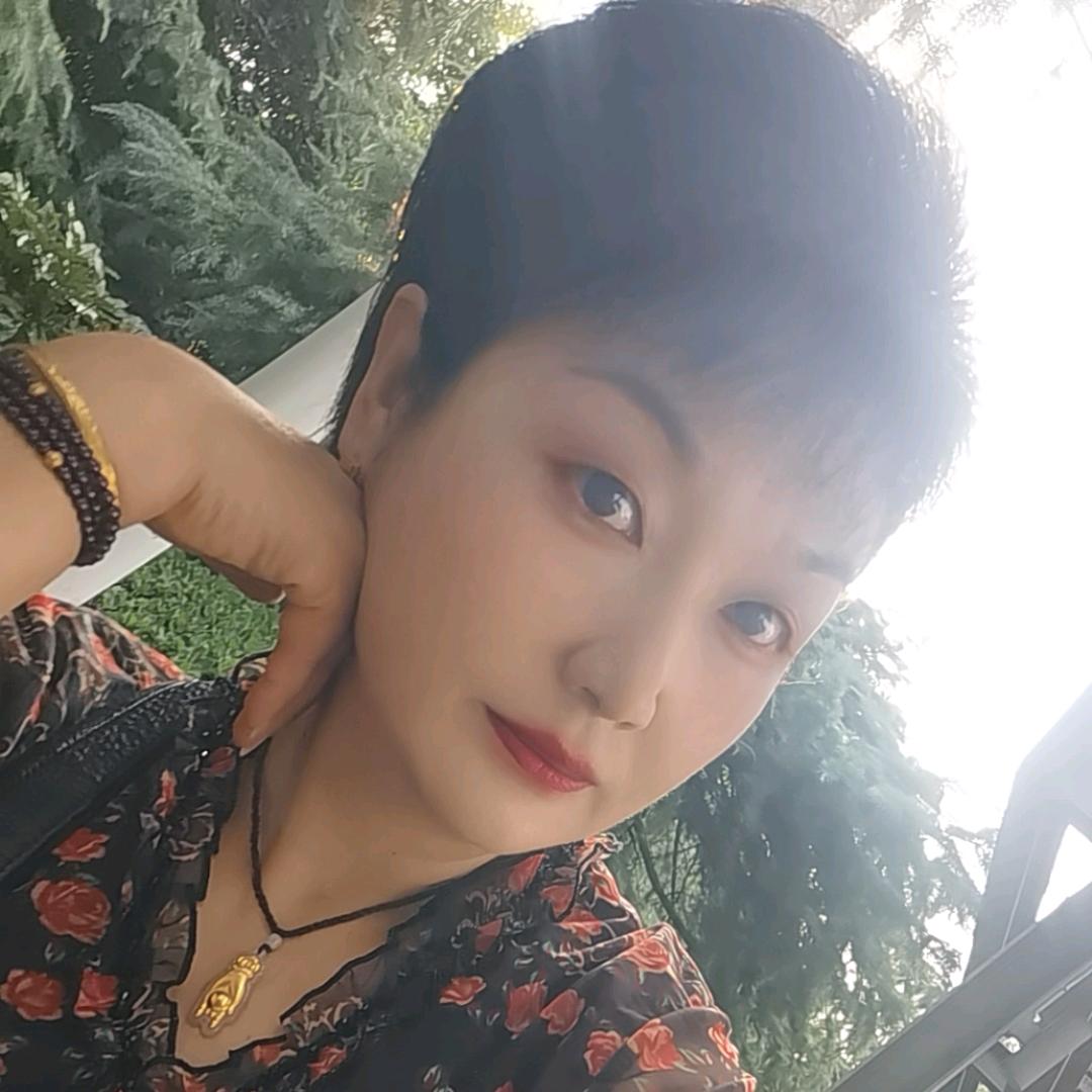 水晶姐直播每晚18：30"橱窗好物分享