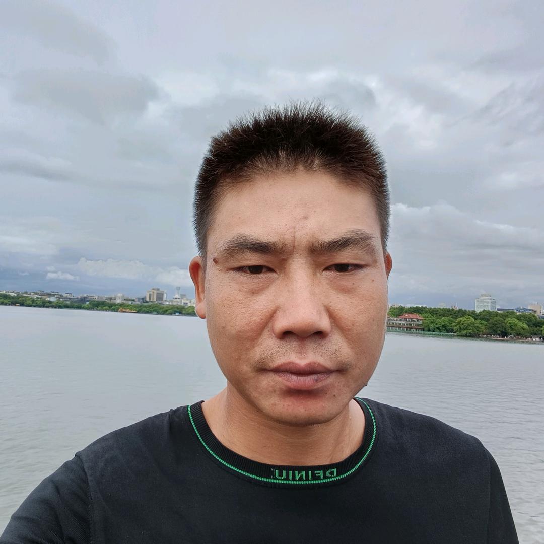 钟氏建筑木模（加光伏安装）团队