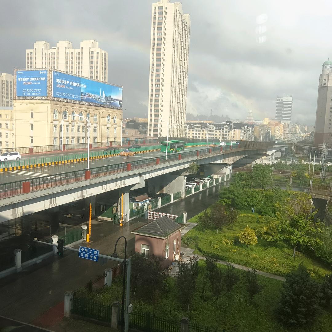 风恬浪静光满川