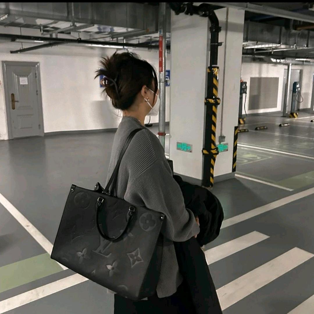 南油衣依女装定制