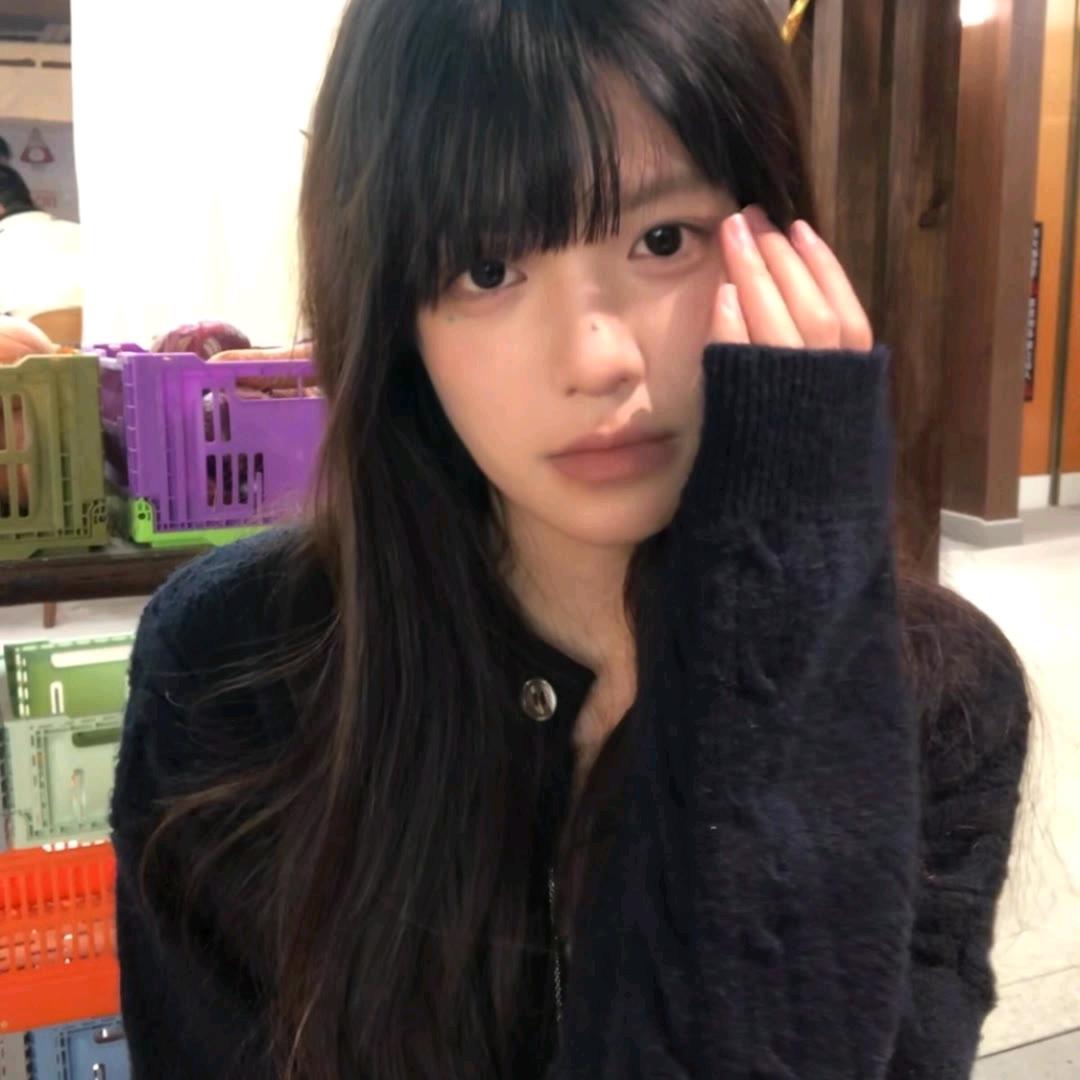 𝙃𝙀𝙇𝙇𝙊 鸢尾萌耿_
