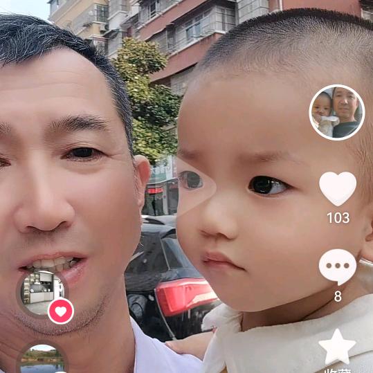 小哥专业贴砖