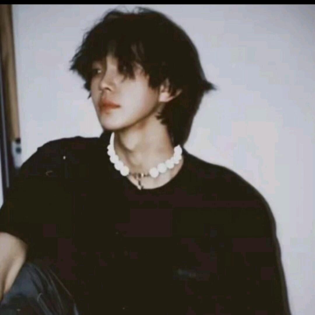 笨蛋总是流眼泪