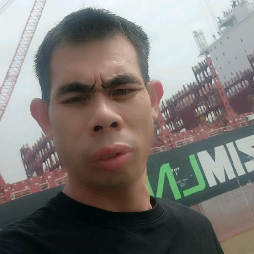 袁忘掉一切。一人一车骑行去西藏