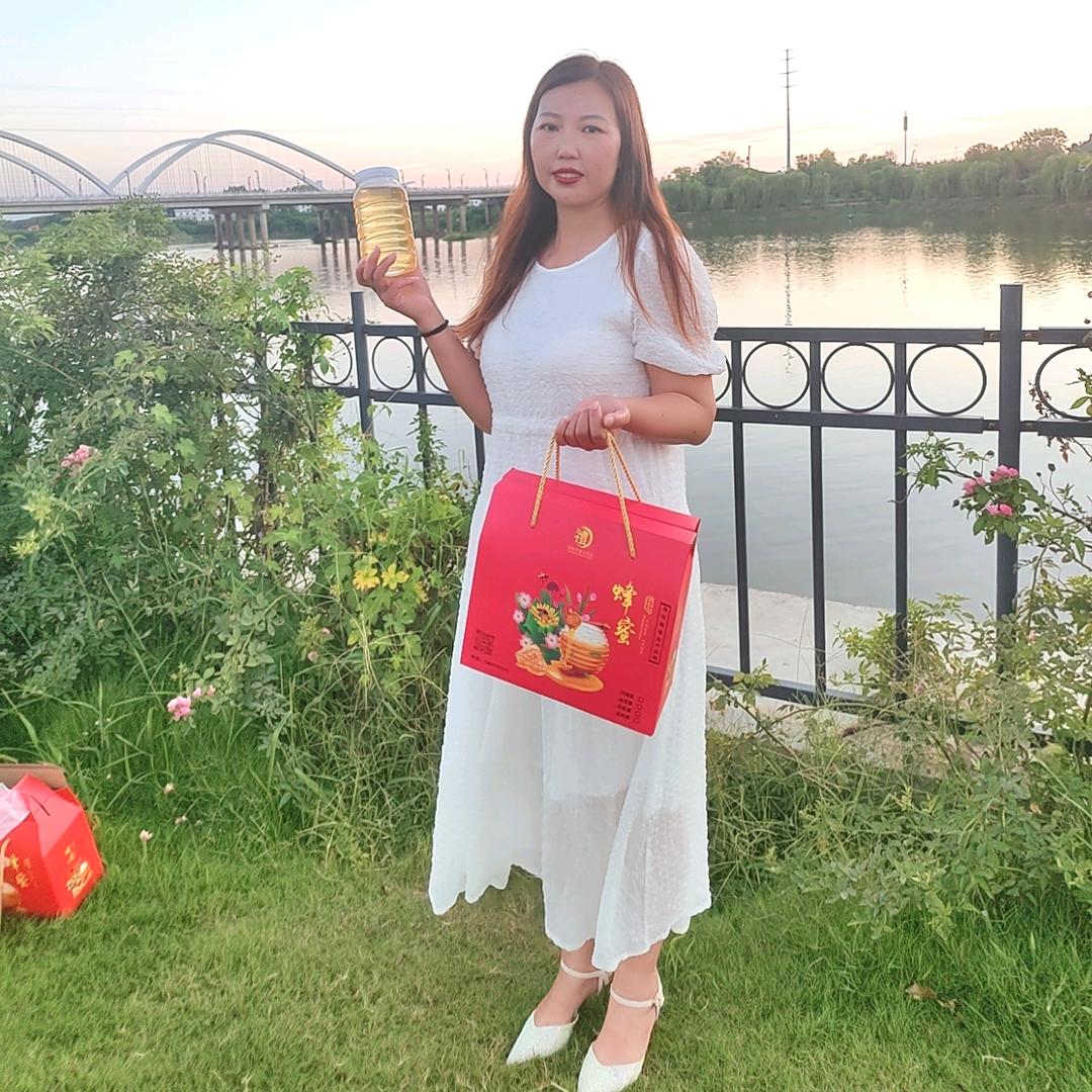 常年出售蜂蜜，花粉，蜂胶，蜂蜡，蜂王浆