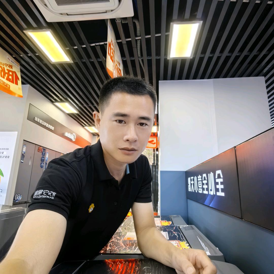 蓬溪苏宁易购 吕超