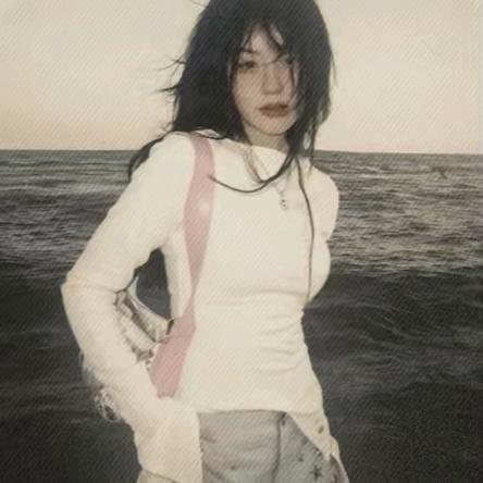 深情小美!