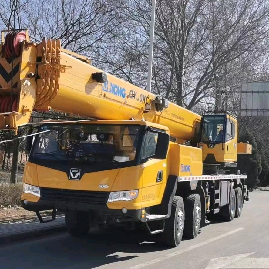 路鑫吊车拖车租赁