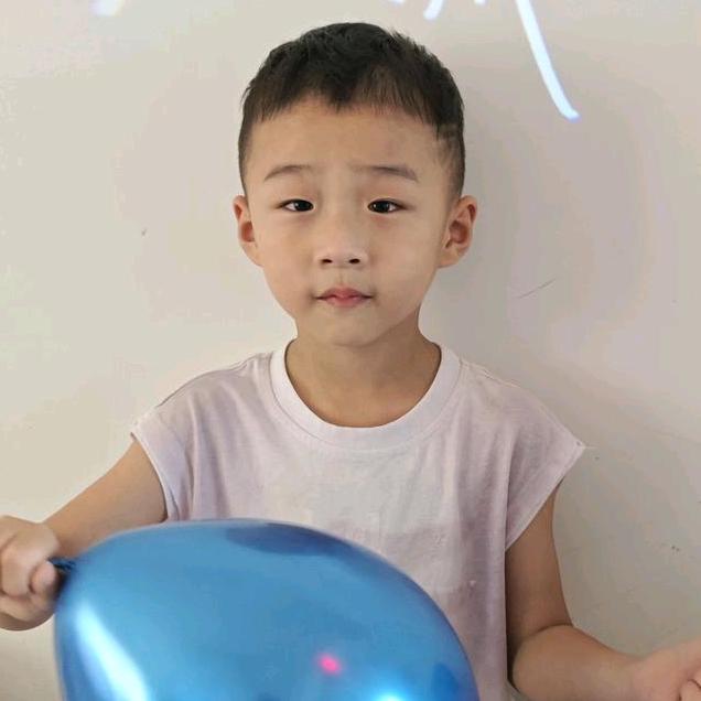 爱笑🉐小七宝