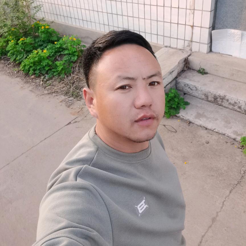 抱抱团