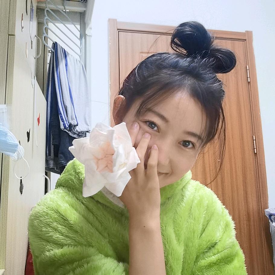 生活险恶，我躲在被窝里享乐。