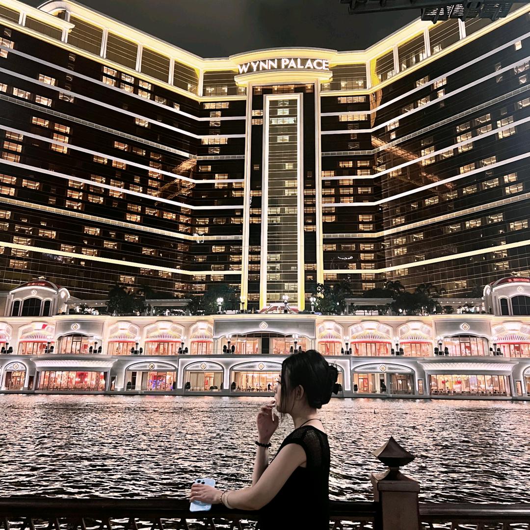小阿露奢潮馆买手店