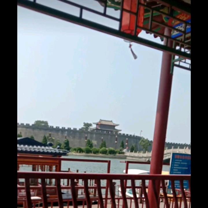 洛一地心碎，没人心疼