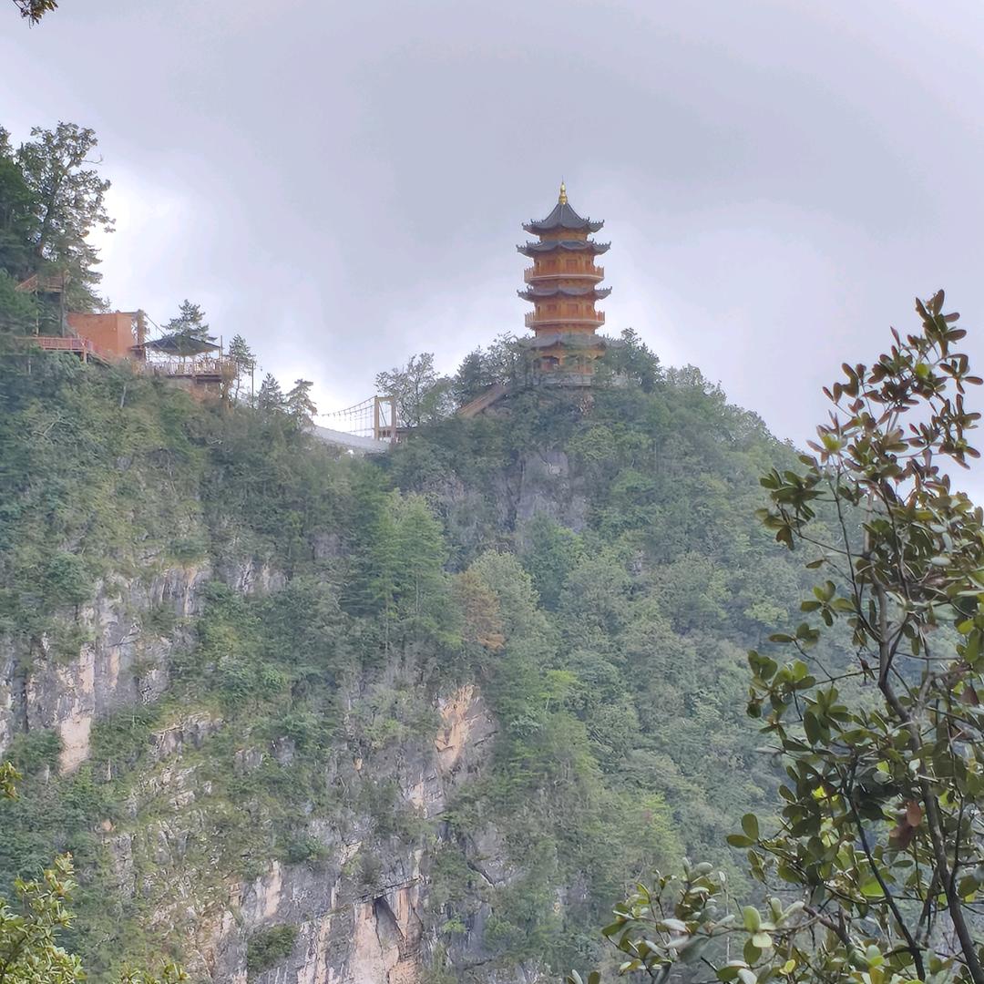 邹南闯北