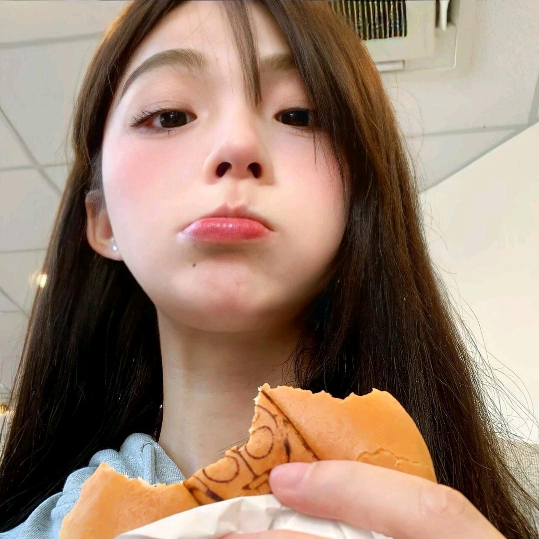 害羞小蟑螂