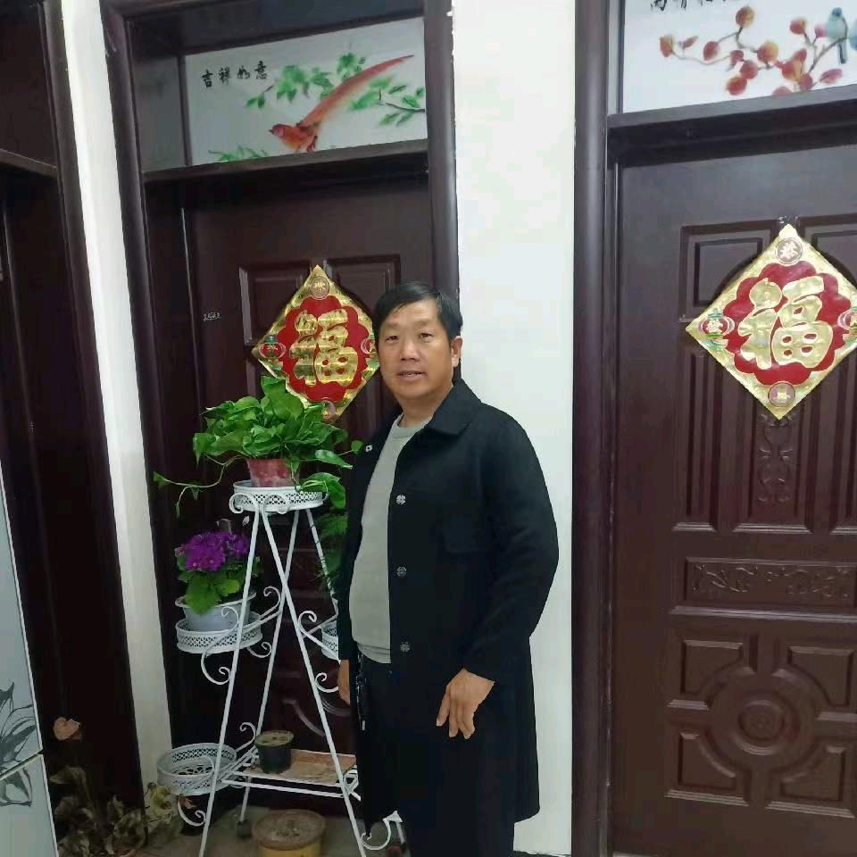 常年收购，小麦，玉米，玉米芯。麦糠下脚料