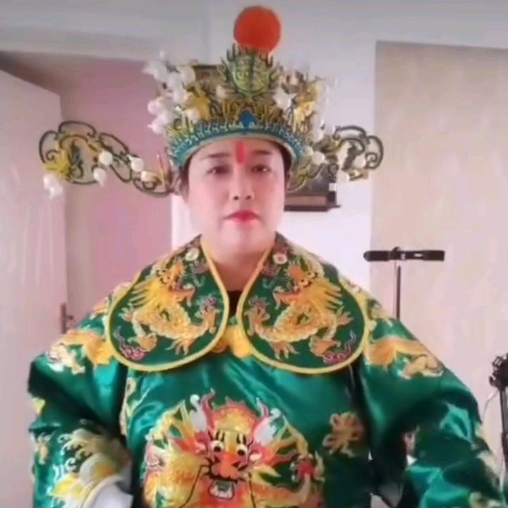 红脸王在基层体验生活