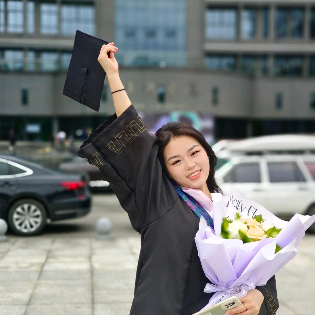 小伍吖（首播晚上10：45开播）