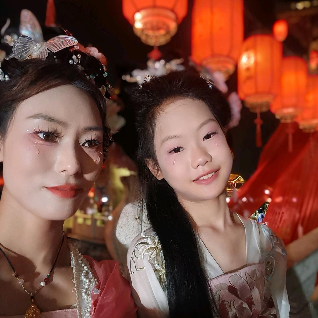 莉莉