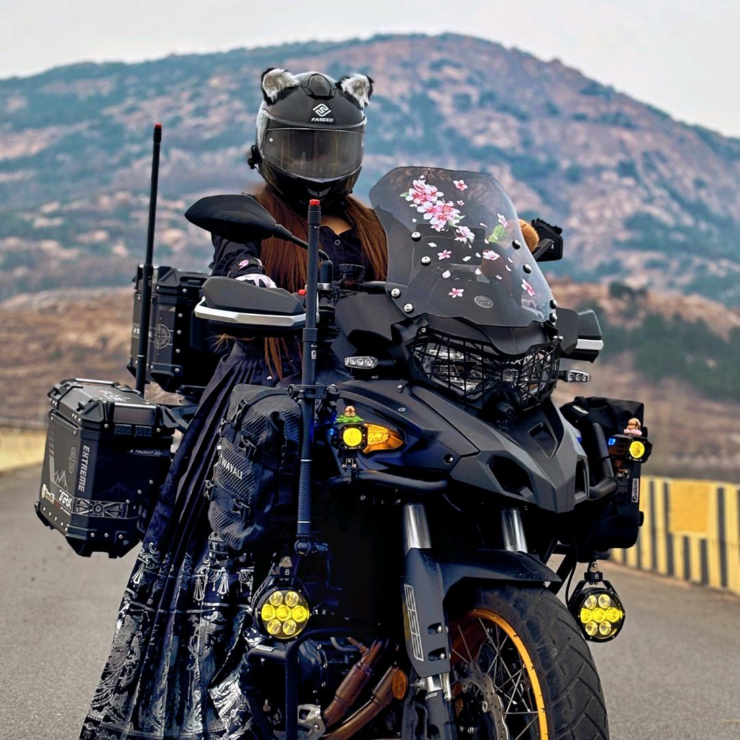 骑拉力的小美🏍️