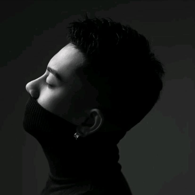 坠入海底的月亮💙