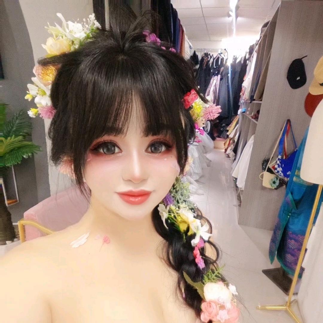 依依