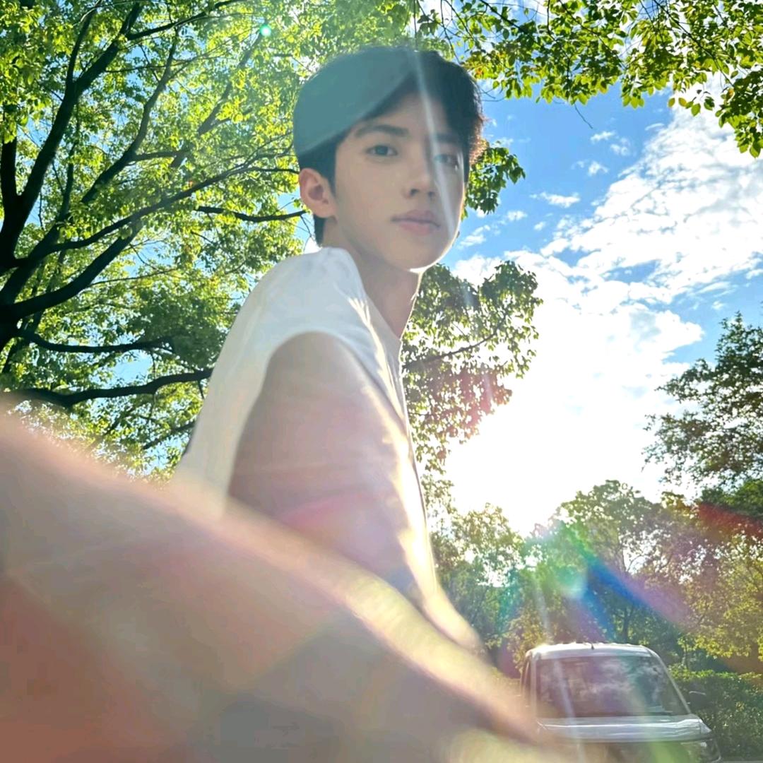 打个哈欠吃个小孩