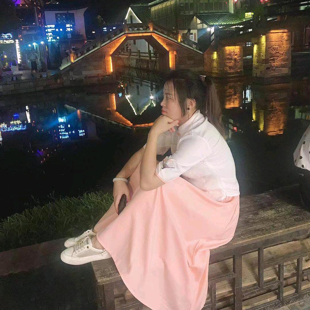 周四妮