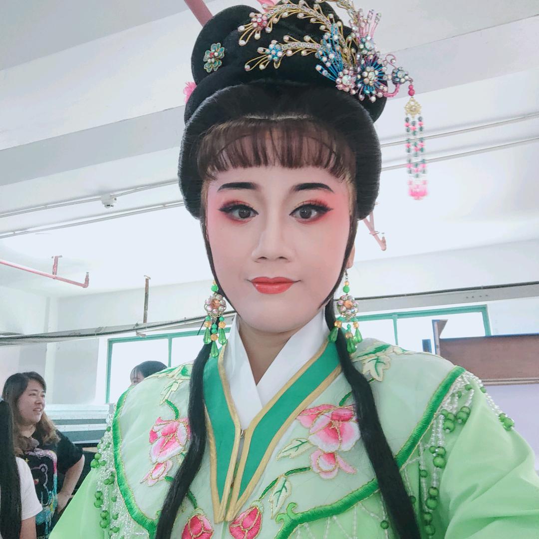 海南省鸿运琼剧团(龙美蓉团长)