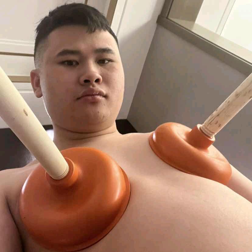 翻斗花园牛爷爷穿黑丝女仆装勾引葫芦娃