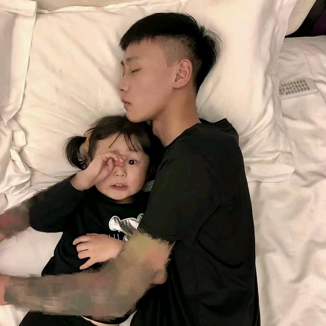 林静思¹