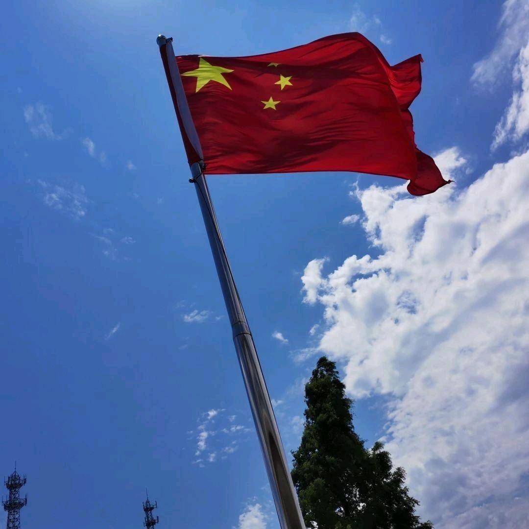 广西科技师范学院国旗护卫队