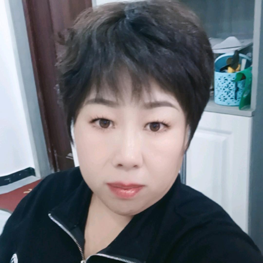 金玉满堂，新疆红提，还有四川克仑生葡萄