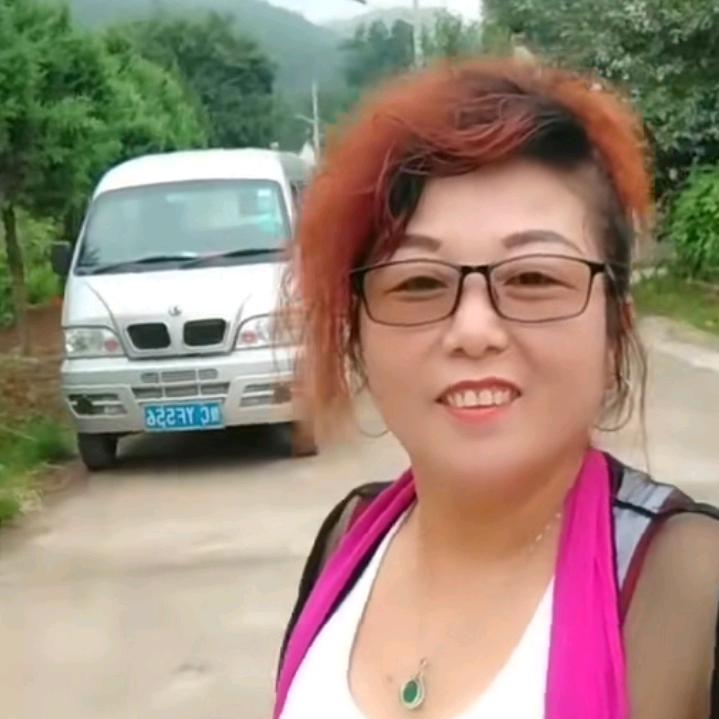 山沟里的女人